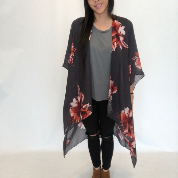 !LAST ONE! ASHLEY Grey Floral Kimono - Picture 4 of 5